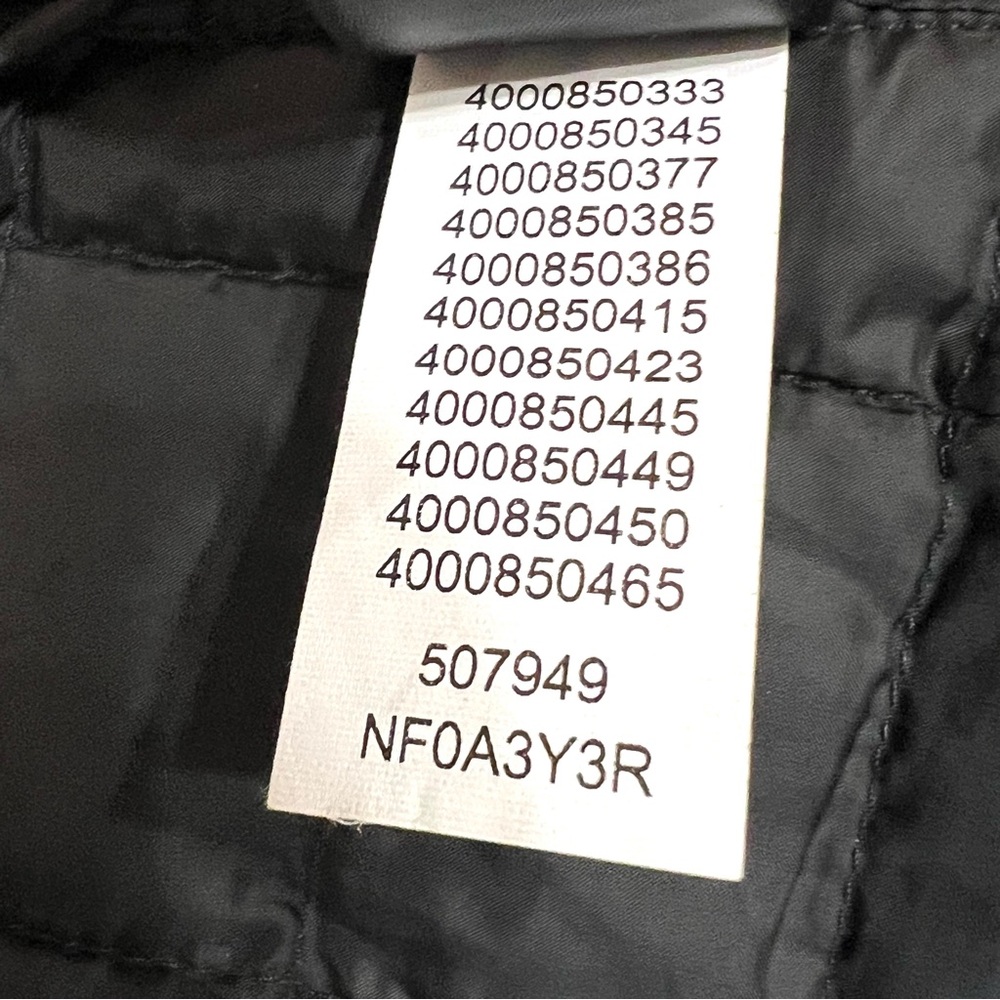 The North Face Thermoball Puffer Vest Womens M Black Quilted Outdoor Gorpcore - Picture 10 of 10